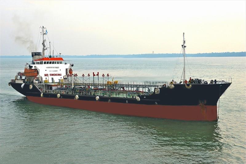 Oil Tanker 3,450 Ton